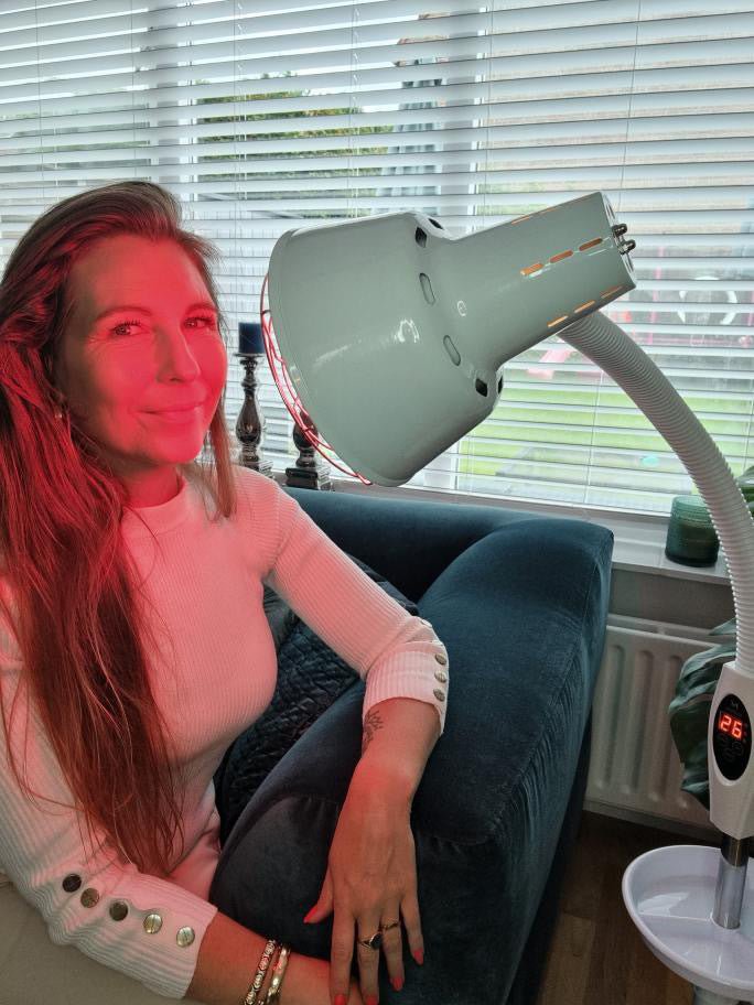 How Red Light Can Restore Your Hair and Confidence - Mvolo