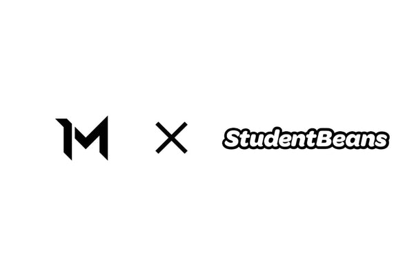 Mvolo en Student Beans logo's naast elkaar als aankondiging van hun samenwerking voor exclusieve studentenkortingen op Mvolo producten